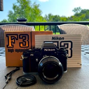 Nikon F3-HP 35mm NEAR MINT with box - comes w/ 50mm 1.4 lens